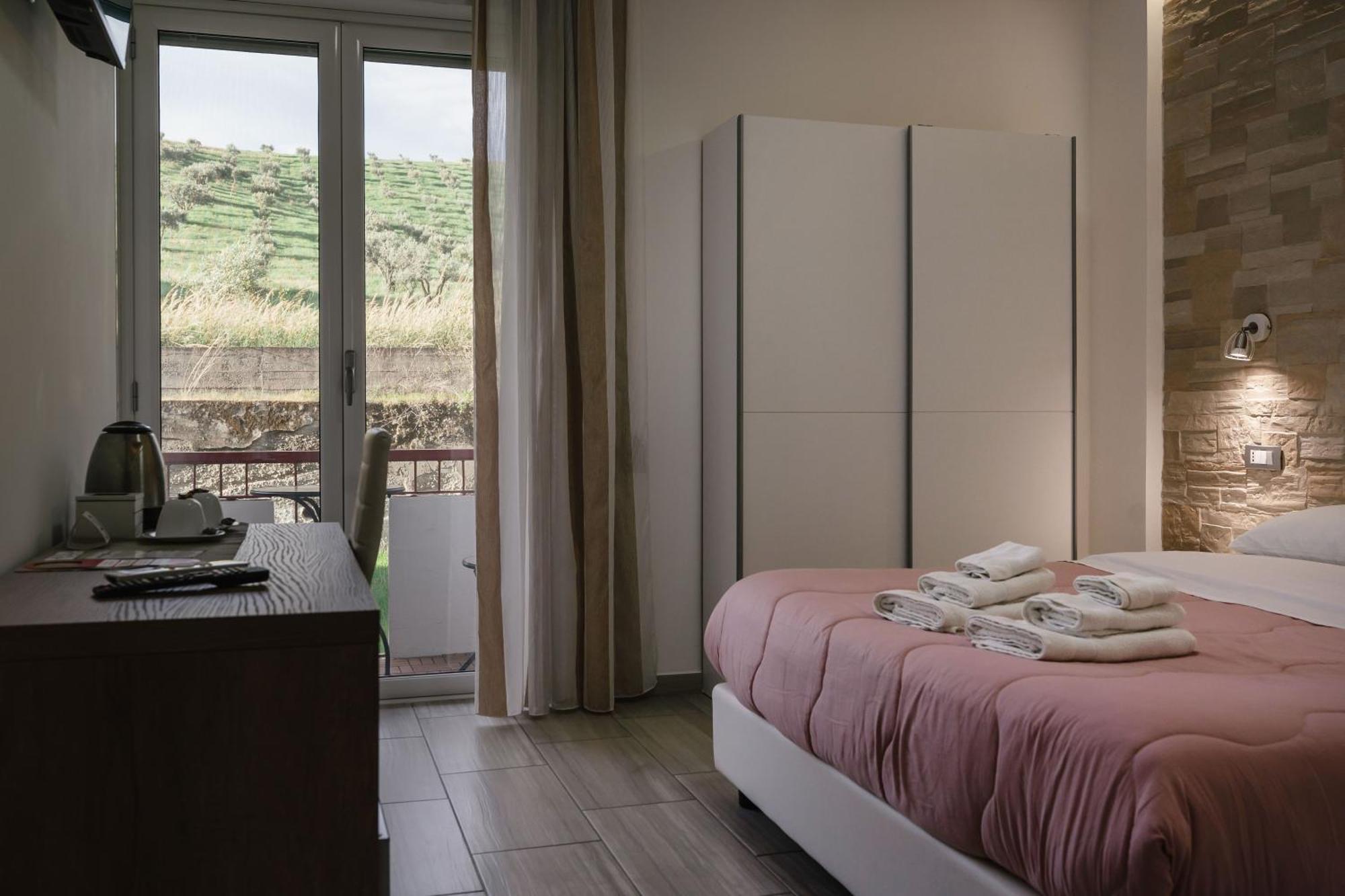 Zaro Suites B&B 카탄차로 외부 사진